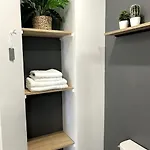 Apartment De La